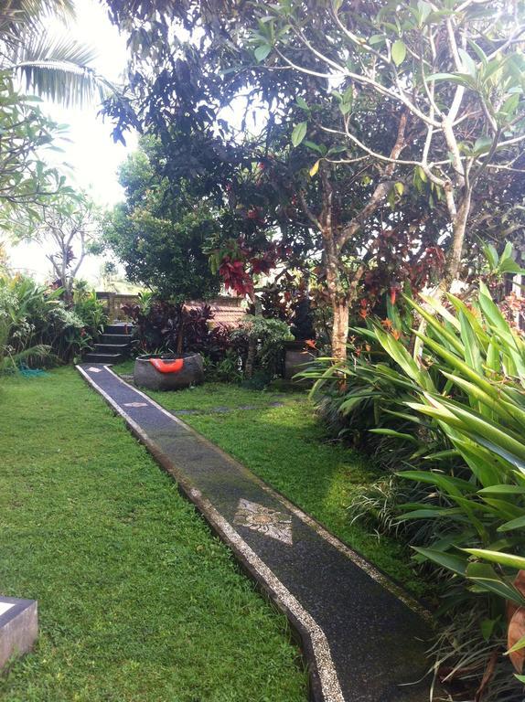 Pondok Loris Guest House Ubud  Exterior photo